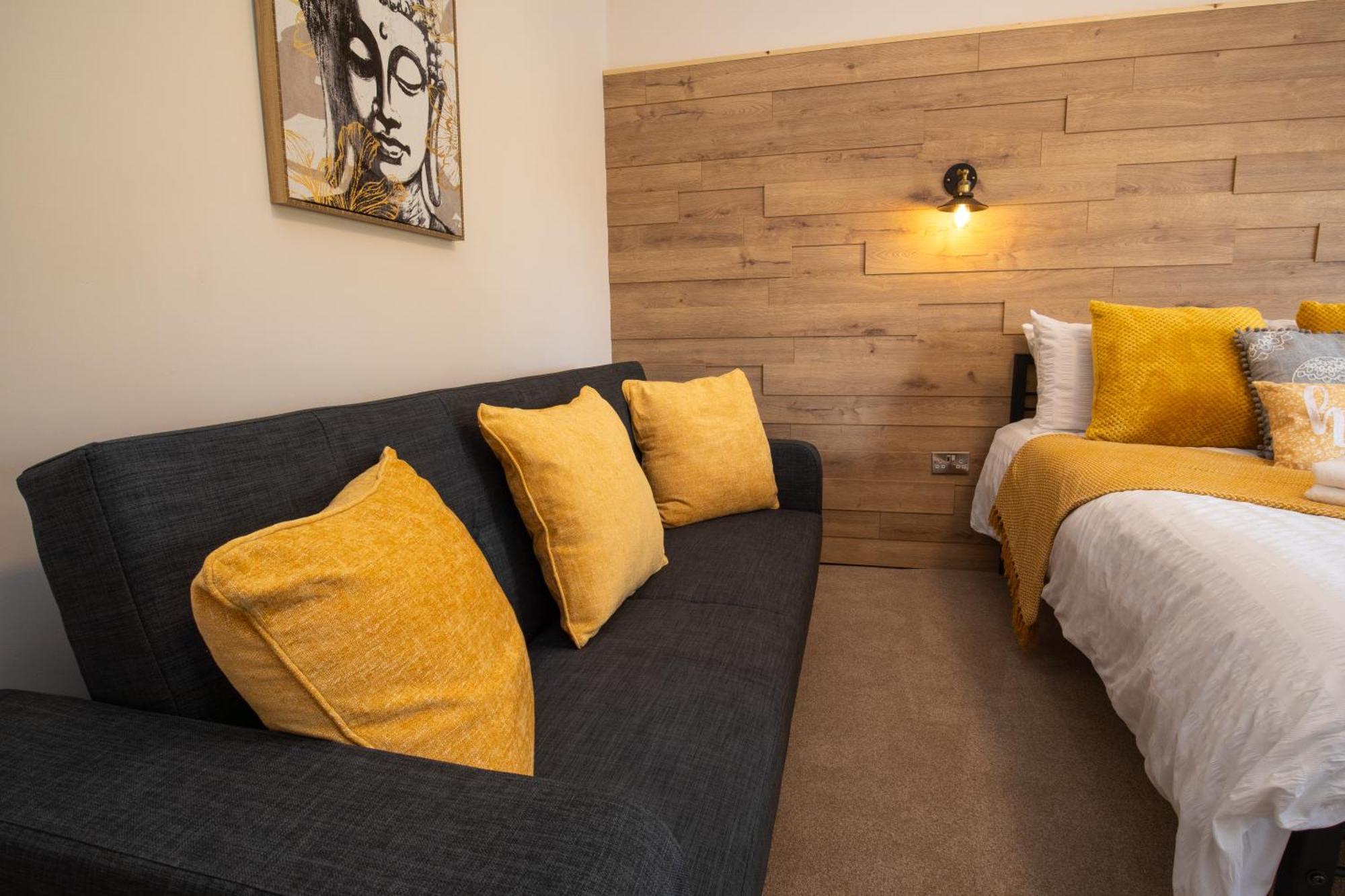 One Bed Apartment, Close To Train, City, And Hospital Long Welcome Apartment Eastbourne
